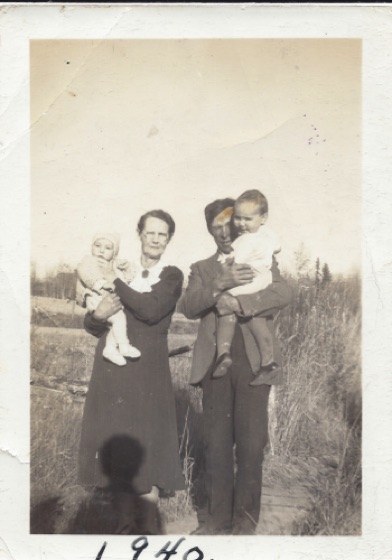 Rosemary Harper and George Wesley Udell with Vivian and Ken Neutzling